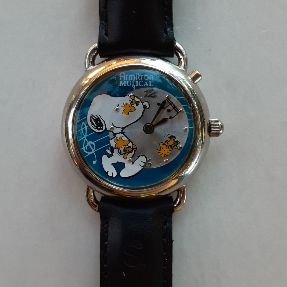 Ladies vintage Armitron Peanuts musical watch